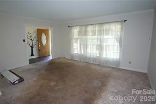 1129 McLaughlin Dr, Charlotte, NC 28212 - Photo 6