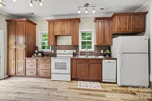 313 Oakland Ave, Belmont, NC 28012 - Photo 12