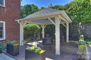 930 Ardsley Rd, Charlotte, NC 28207 - Photo 34