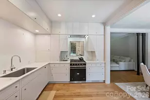 930 Ardsley Rd, Charlotte, NC 28207 - Photo 16