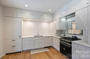 930 Ardsley Rd, Charlotte, NC 28207 - Photo 16