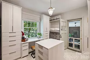 930 Ardsley Rd, Charlotte, NC 28207 - Photo 32
