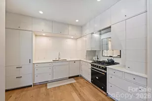 930 Ardsley Rd, Charlotte, NC 28207 - Photo 12