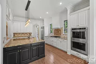 703 Sainte Rose Ln, Charlotte, NC 28226 - Photo 12