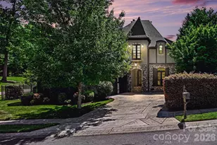 703 Sainte Rose Ln, Charlotte, NC 28226 - Photo 2