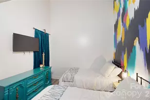 201 S Hoskins Rd, Charlotte, NC 28208 - Photo 12