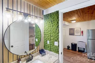 201 S Hoskins Rd, Charlotte, NC 28208 - Photo 8