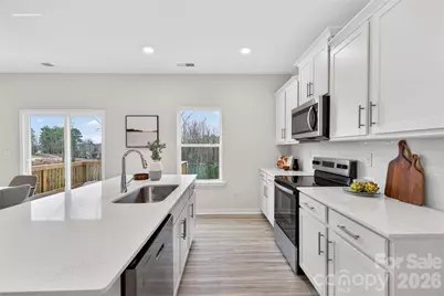 608 17th Avenue Drive NE, Hickory, NC 28601 - Photo 8