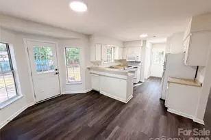 4720 Topsail Ct, Charlotte, NC 28212 - Photo 6