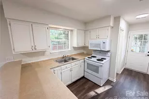 4720 Topsail Ct, Charlotte, NC 28212 - Photo 2