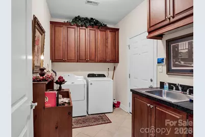 10721 Vicino Court, Matthews, NC 28105 - Photo 6