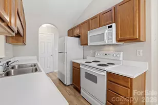 7616 Silver Arrow Dr, Charlotte, NC 28273 - Photo 6