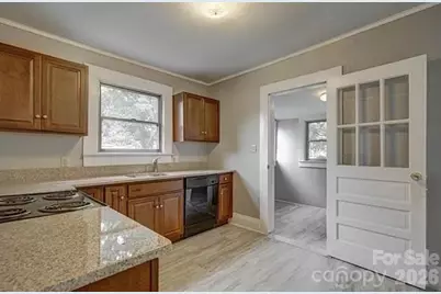 431 W Statesville Avenue, Mooresville, NC 28115 - Photo 8