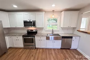 4554 Strangford Ave, Charlotte, NC 28215 - Photo 8
