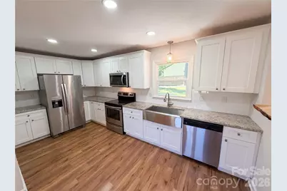 4554 Strangford Avenue, Charlotte, NC 28215 - Photo 2
