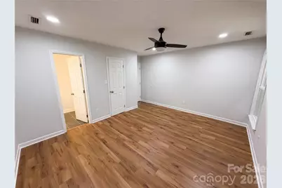 4554 Strangford Avenue, Charlotte, NC 28215 - Photo 12
