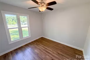 4554 Strangford Ave, Charlotte, NC 28215 - Photo 14