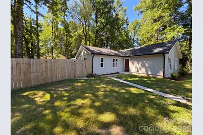 4554 Strangford Avenue, Charlotte, NC 28215 - Photo 20