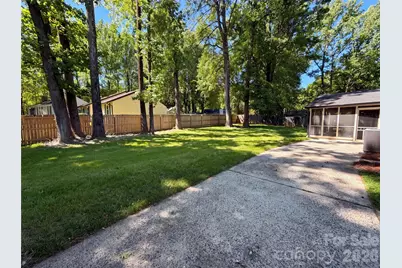 4554 Strangford Avenue, Charlotte, NC 28215 - Photo 22