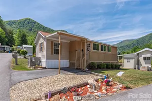 4 Levi Dr, Maggie Valley, NC 28751 - Photo 2