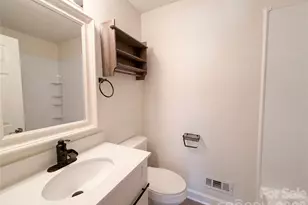 6727 Glenmoor Dr, Charlotte, NC 28214 - Photo 14