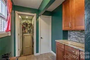 200 Falls St, Morganton, NC 28655 - Photo 14