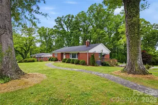 200 Falls St, Morganton, NC 28655 - Photo 2