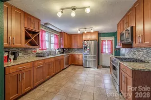 200 Falls St, Morganton, NC 28655 - Photo 12