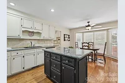 7933 Sunnyvale Lane, Charlotte, NC 28210 - Photo 14