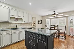 7933 Sunnyvale Ln, Charlotte, NC 28210 - Photo 14