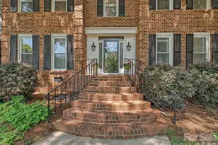 7933 Sunnyvale Ln, Charlotte, NC 28210 - Photo 2
