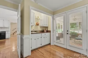 7933 Sunnyvale Ln, Charlotte, NC 28210 - Photo 12