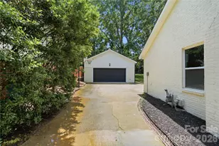 5910 Grosner Pl, Charlotte, NC 28211 - Photo 38