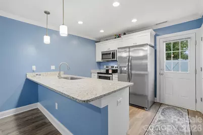 1629 Oak Leaf Drive, Hickory, NC 28601 - Photo 6