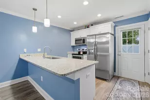 1629 Oak Leaf Dr, Hickory, NC 28601 - Photo 6