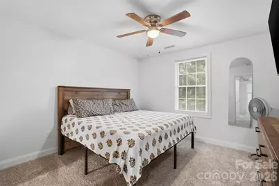 1629 Oak Leaf Drive, Hickory, NC 28601 - Photo 10