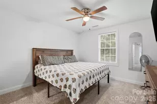 1629 Oak Leaf Dr, Hickory, NC 28601 - Photo 10