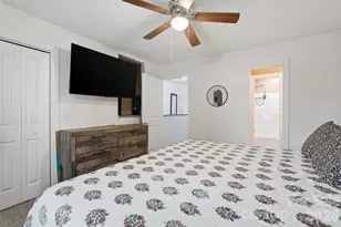 1629 Oak Leaf Dr, Hickory, NC 28601 - Photo 12