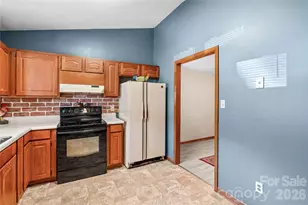 1404 Wellington Hills Cir, Salisbury, NC 28147 - Photo 18