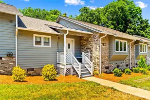 1404 Wellington Hills Cir, Salisbury, NC 28147 - Photo 2