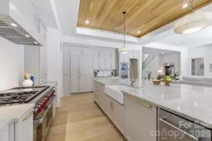 3028 Eastham Ln, Charlotte, NC 28209 - Photo 6