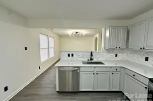 340 Zander Woods Ct, Mount Holly, NC 28120 - Photo 4