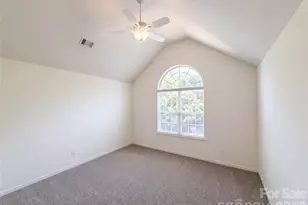 10050 Montrose Dr NW, Charlotte, NC 28269 - Photo 10