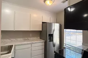 4042 Briarhill Dr, Charlotte, NC 28215 - Photo 2