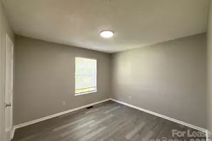 4042 Briarhill Dr, Charlotte, NC 28215 - Photo 10