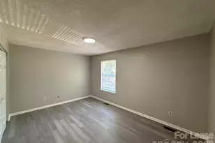 4042 Briarhill Dr, Charlotte, NC 28215 - Photo 8