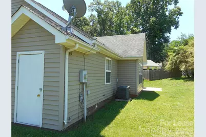 5901 Meadow Hill Drive, Charlotte, NC 28212 - Photo 18