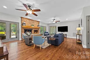 16105 Langston Dr, Charlotte, NC 28278 - Photo 12