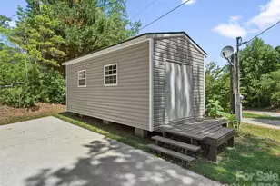 64 Drexel Rd, Hendersonville, NC 28739 - Photo 20