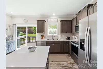 64 Drexel Road, Hendersonville, NC 28739 - Photo 10